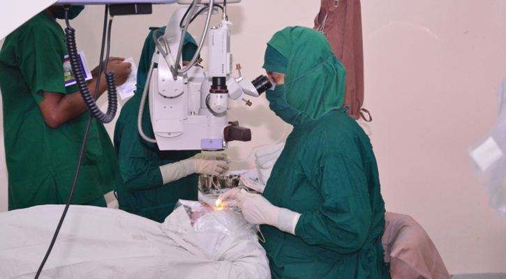 বসুন্ধরা চক্ষু হাসপাতালে বিনা খরচে ২১ রোগীর অপারেশন