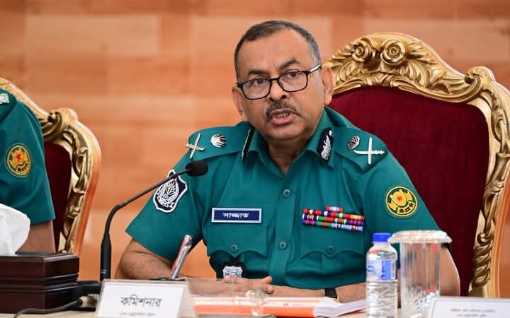 নিষিদ্ধ রাজনৈতিক দলের কার্যক্রম ও নাশকতার ব্যাপারে সর্বোচ্চ সতর্ক থাকতে হবে: ডিএমপি কমিশনার