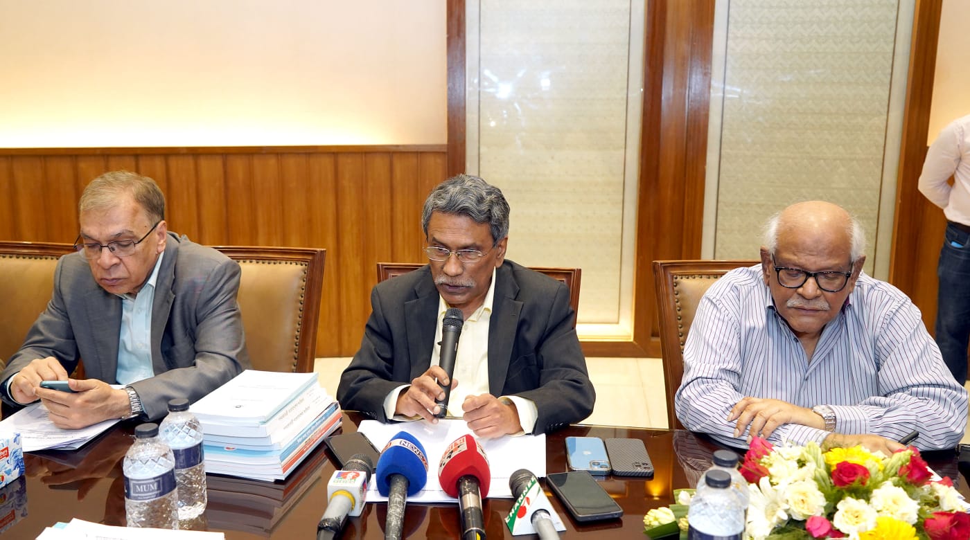 গণঅভ্যুত্থানের আকাঙ্ক্ষাকে সুনির্দিষ্ট রূপ দিতে চায় কমিশন