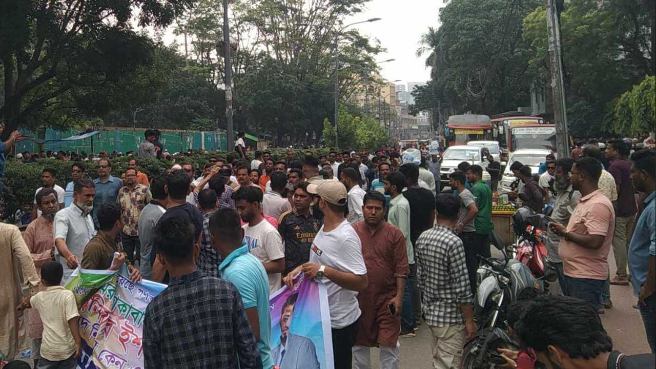 ঢাকার দুই স্থানে আজও সড়ক অবরোধ