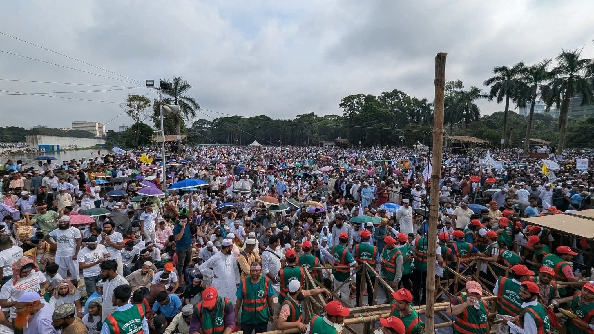 সমাবেশ শুরুর আগেই কানায় কানায় পূর্ণ সোহরাওয়ার্দী উদ্যান
