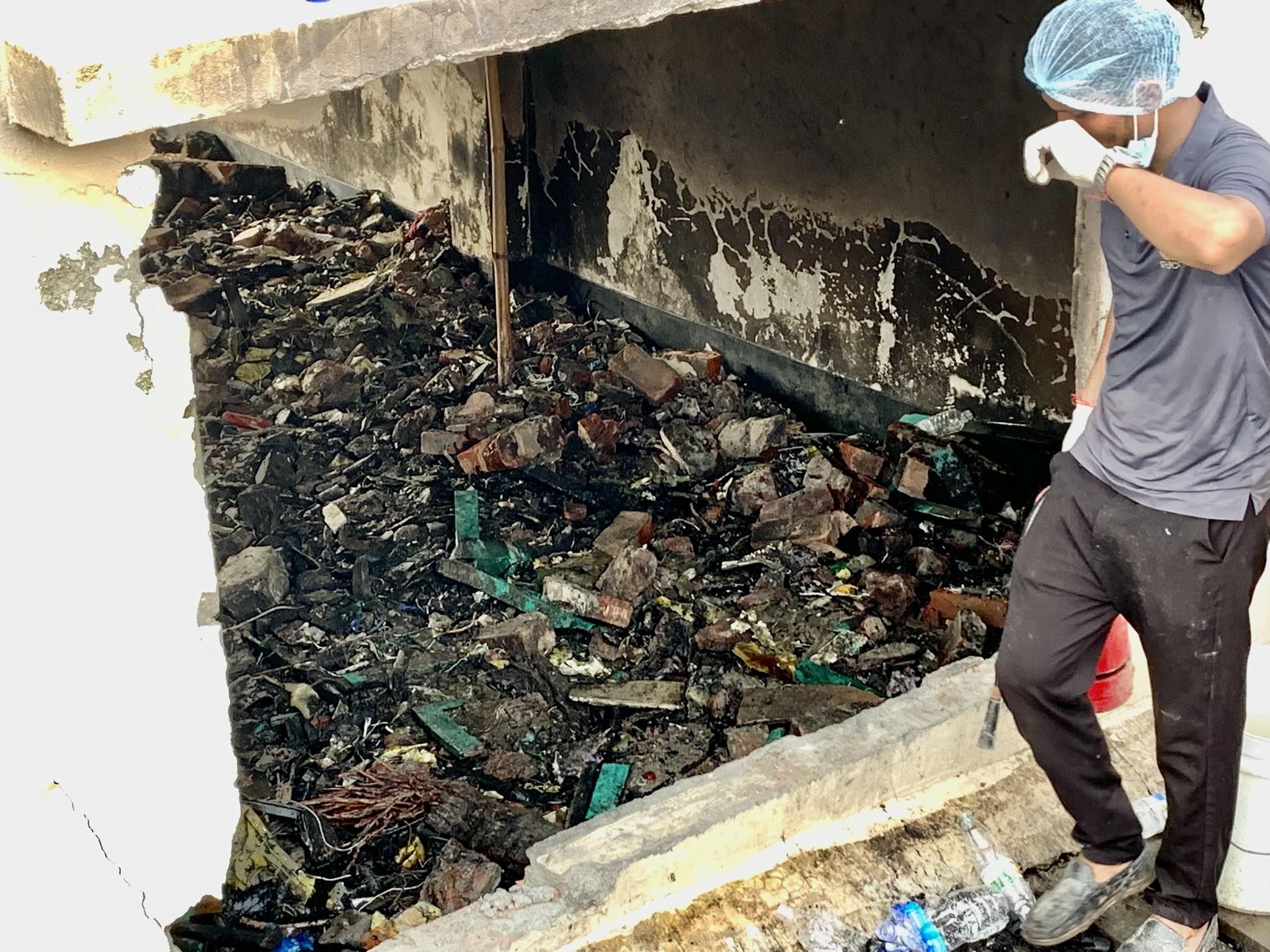 স্কুল ভবনে কত শিক্ষার্থী ছিল, কারও কাছেই তথ্য নেই