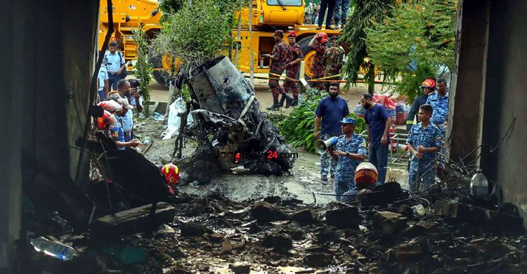 বিমান বিধ্বস্তে নিহতের সংখ্যা বেড়ে ৩১ : আইএসপিআর
