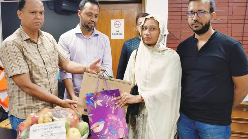 চব্বিশের গণঅভ্যুত্থানে শহীদ আব্দুল্লাহ বিন জাহিদের মায়ের সাথে সাক্ষাৎ করে জিসানের চিকিৎসা খোঁজ নিলেন তারেক রহমান