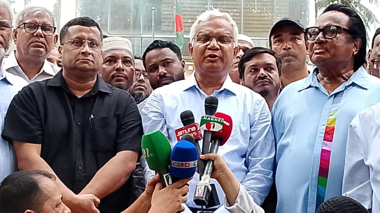 আইনশৃঙ্খলা পরিস্থিতির অবণতি ঘটিয়ে নির্বাচন পেছানোর ষড়যন্ত্র চলছে : এজেডএম জাহিদ হোসেন