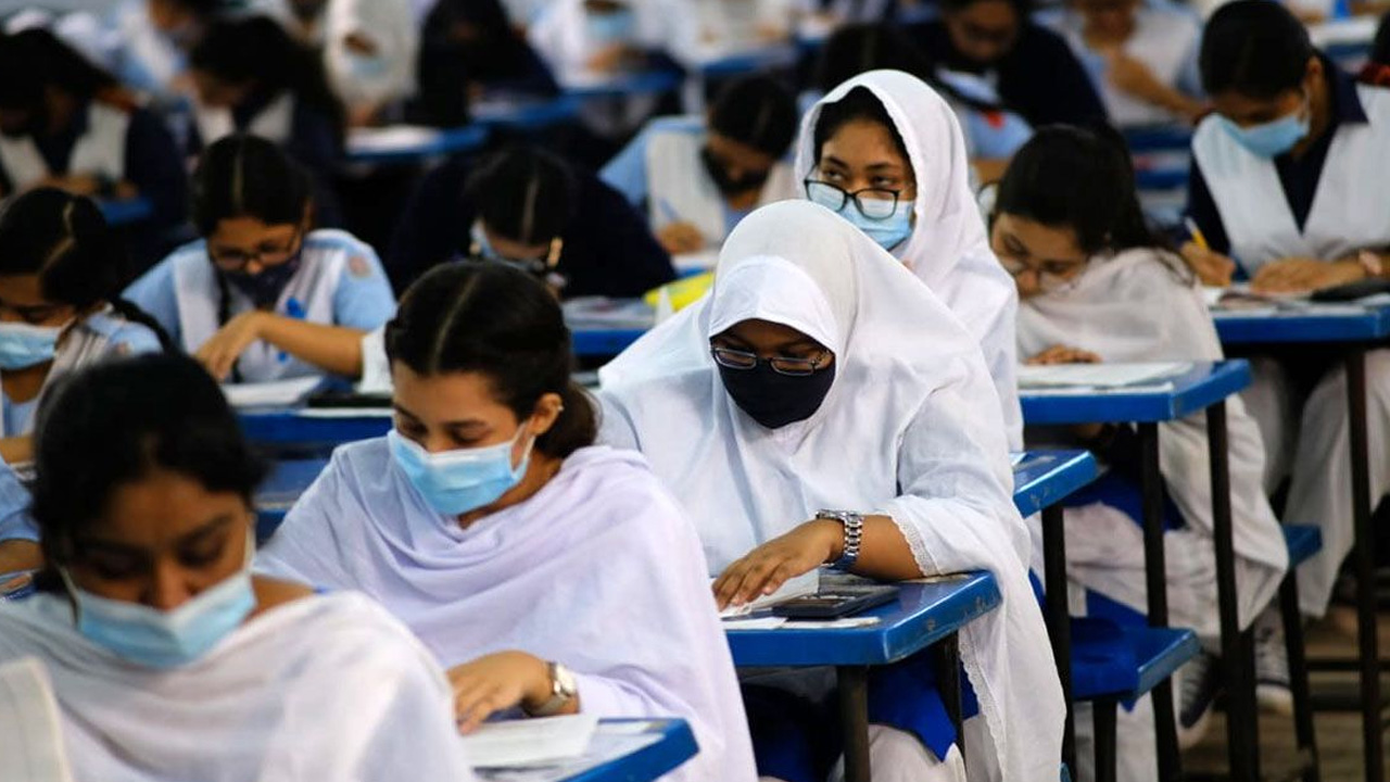 এসএসসির খাতা চ্যালেঞ্জের ফল সকাল ১০টায়