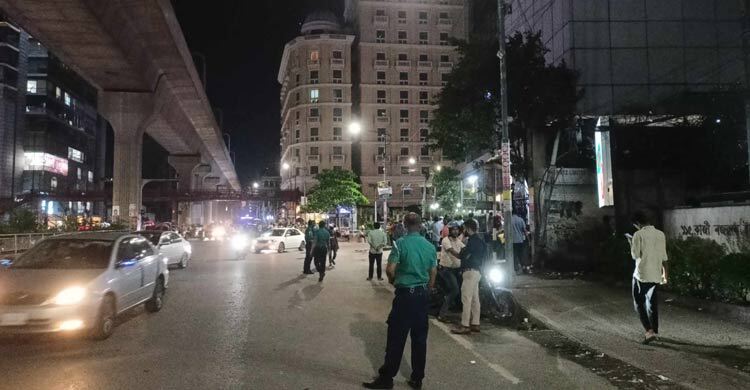 ককটেল আতঙ্কে এনসিপির কার্যালয়ের সামনে পুলিশ মোতায়েন