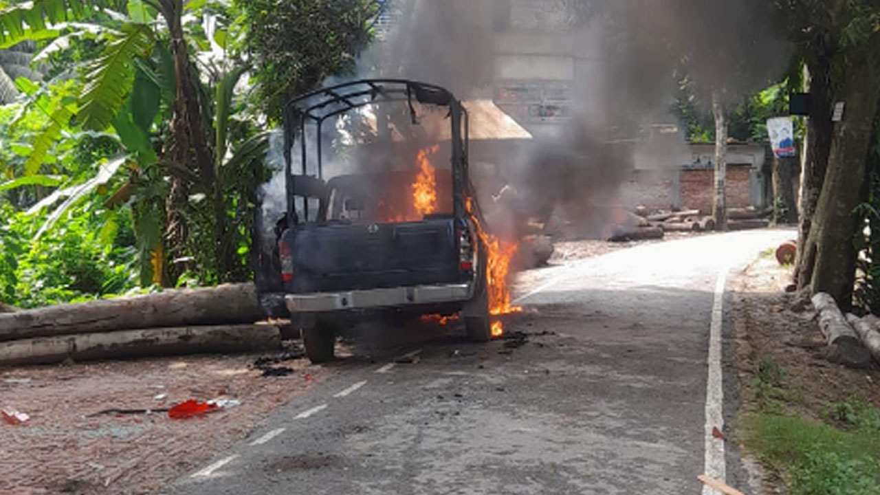 গোপালগঞ্জে পুলিশের গাড়িতে আগুন, বাড়তি সতর্কতা