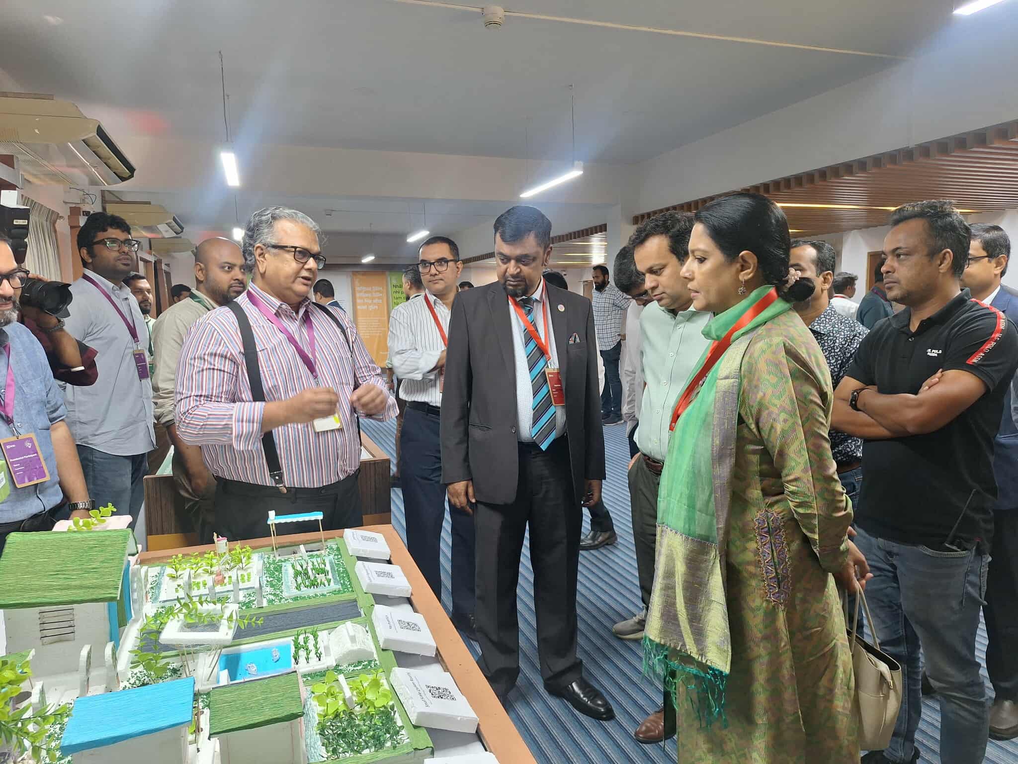 শুধু অভিযোজন নয়, দরকার বিশ্বব্যাপী নির্গমন হ্রাস : পরিবেশ উপদেষ্টা