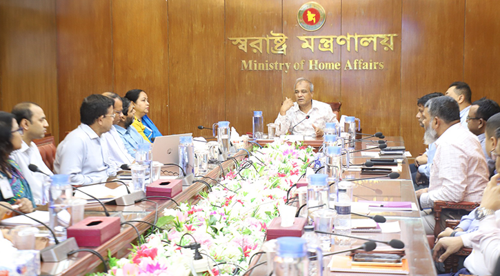 কর্মকর্তারা কোনো দলের লেজুড়বৃত্তি করতে পারবে না