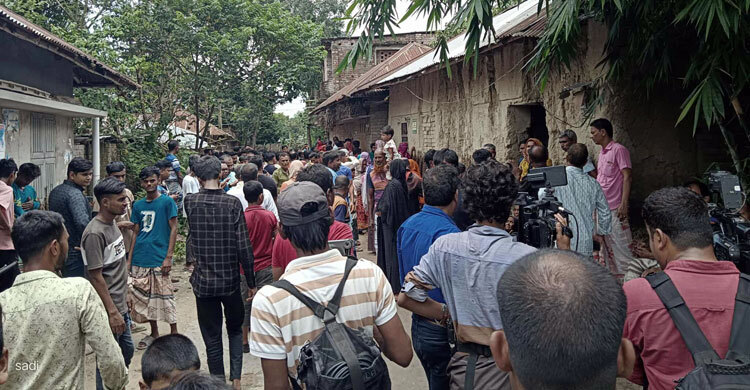 রাজশাহীর খড়খড়ি বামন শেখে একই পরিবারের ৪ জনের মরদেহ উদ্ধার