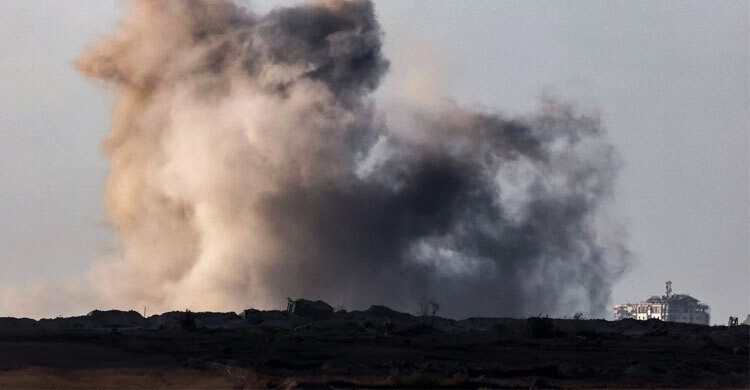 গাজায় ইসরায়েলি হামলা আরও ৬১ জন নিহত