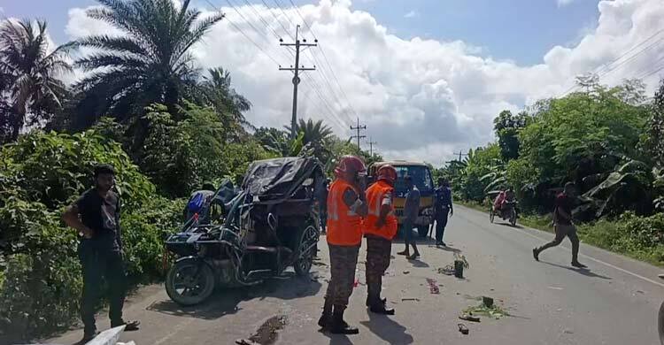 খুলনার ঝিলেরডাঙ্গায় ট্রাক ও ইজিবাইকের সংঘর্ষে নিহত ৩