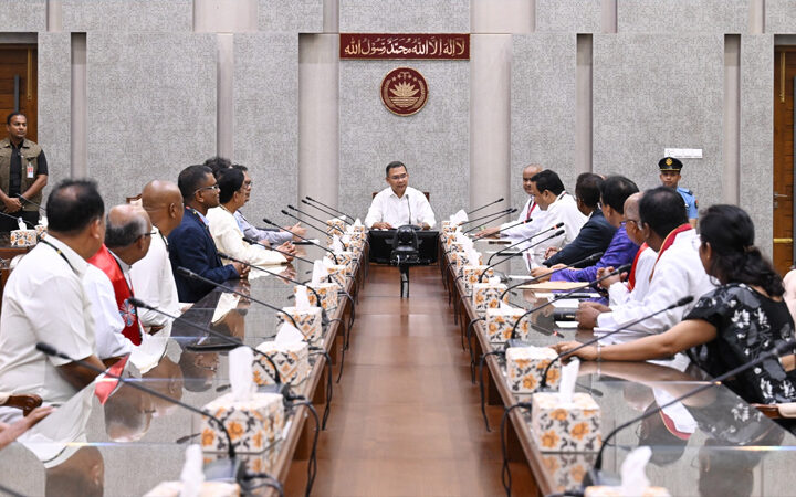প্রধানমন্ত্রীর সঙ্গে প্রোটেস্ট্যান্ট চার্চের নেতৃবৃন্দের শুভেচ্ছা বিনিময়
