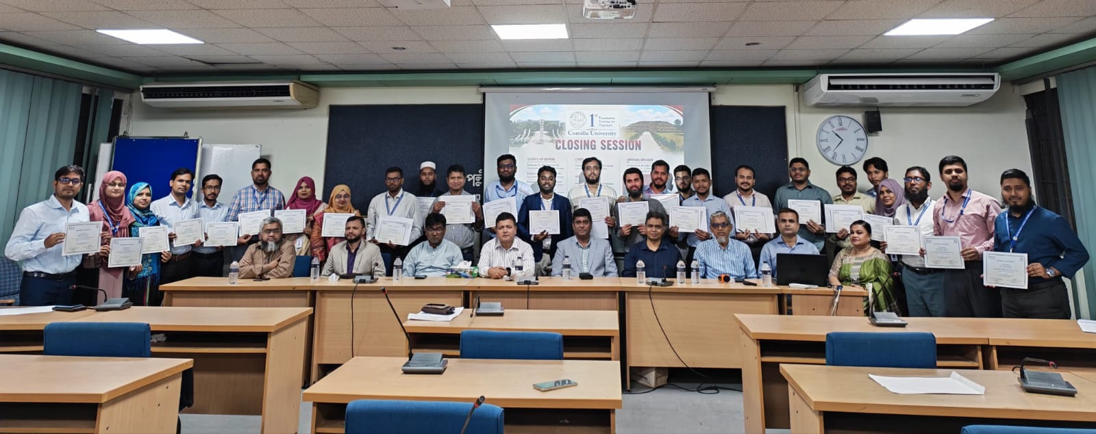 কুমিল্লা বিশ্ববিদ্যালয়ের শিক্ষকদের প্রথম বুনিয়াদি প্রশিক্ষণ সম্পন্ন